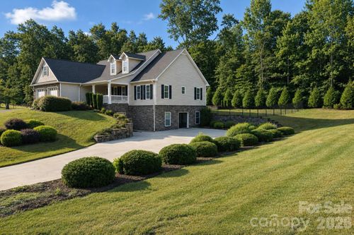 343 Wittenburg Springs Dr, Taylorsville, NC, 28681-6895 | Card Image