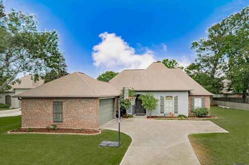 37380 Mill Park Ave, Gonzales, LA, 70737-6277 | Card Image