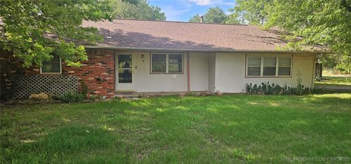 4 W Hickory St, Tryon, OK, 74875-7804 | Card Image