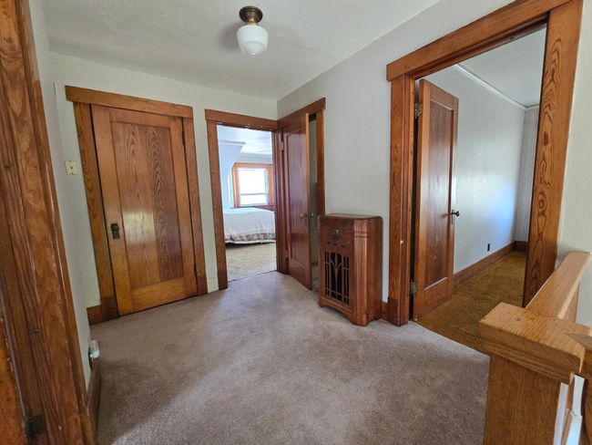 Upper level hallway | Image 27