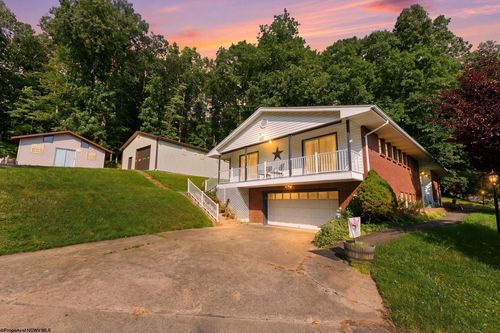 105 Jaynes Drive, Fairmont, WV, 26554 | Card Image