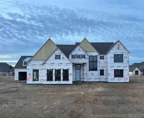 8222 E 111th St N, Owasso, OK, 74055 | Card Image