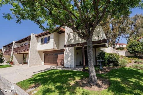 784 Woodlawn Dr, Thousand Oaks, CA, 91360-2570 | Card Image