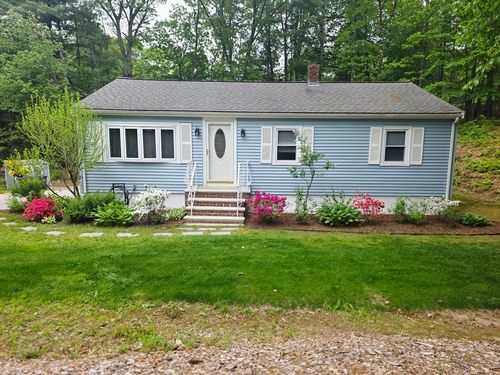 3 Holmes St, Halifax, MA, 02338-1129 | Card Image