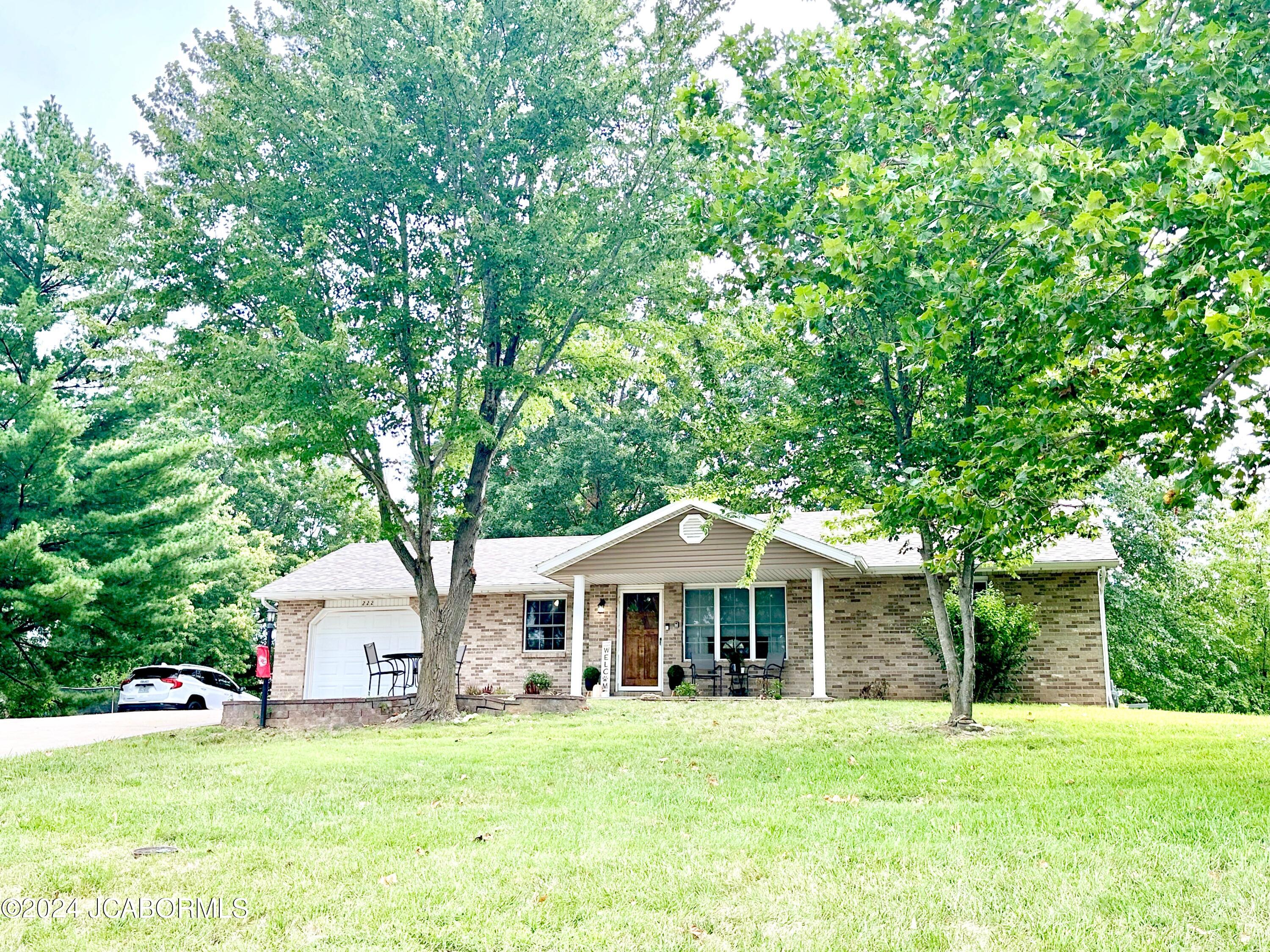 Forest Ct, Jefferson City, MO 65109