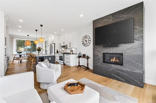 103-1217 Manzanita Pl, Nanaimo, BC, V9T0L7 | Card Image