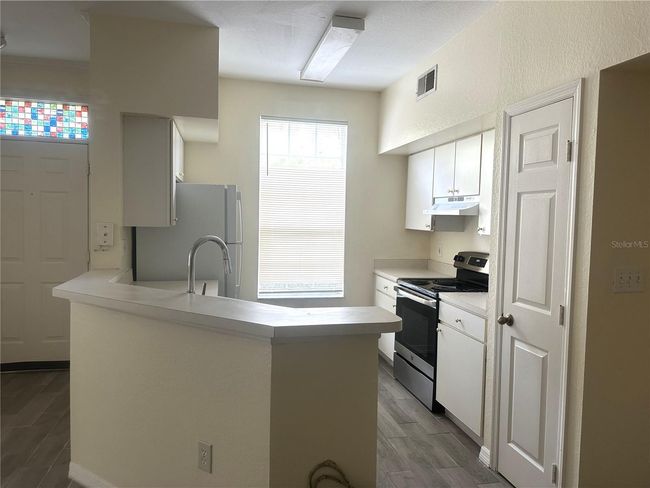 9110 - 9110 Lake Chase Island Way, Condo with 1 bedrooms, 1 bathrooms and null parking in TAMPA FL | Image 4