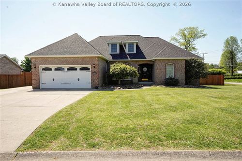 3601 Brookshire Dr, Hurricane, WV, 25526-9415 | Card Image