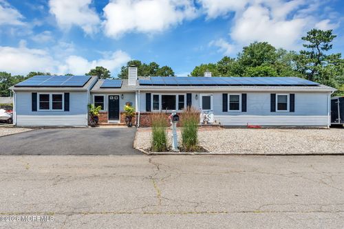 725 8th Ave, Manchester, NJ, 08757-2446 | Card Image