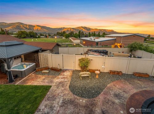 1428 Ne Terrace Court, East Wenatchee, WA, 98802 | Card Image