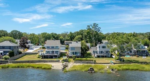 110 Seaview Ave, Swansea, MA, 02777-1102 | Card Image