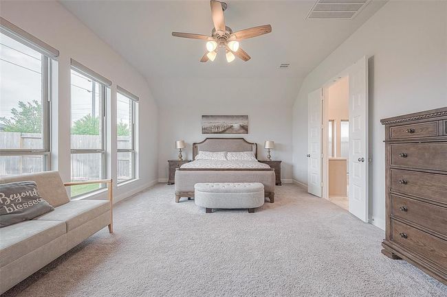 29042 Hauter Way, House other with 4 bedrooms, 4 bathrooms and 3 parking in Fulshear TX | Image 5