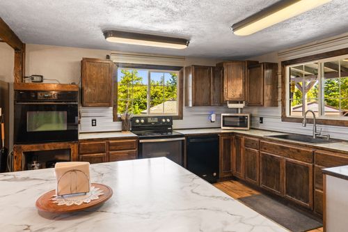 360 Roosevelt Dr, Butte, MT, 59701-9702 | Card Image