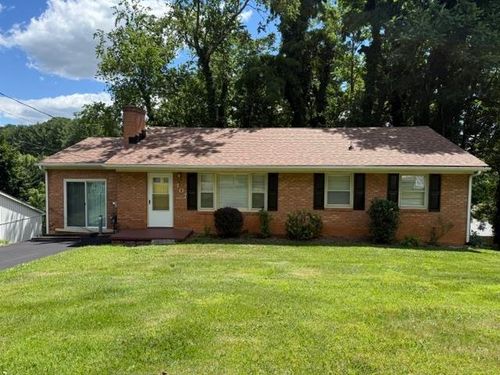 107 Nottingham Rd, Staunton, VA, 24401-1852 | Card Image