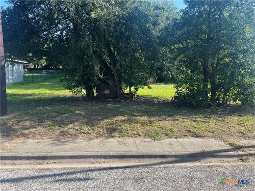 706 E 2nd St, Victoria, TX, 77901-9226 | Card Image