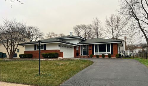 17W484 Earl Ct, Darien, IL, 60561-5108 | Card Image