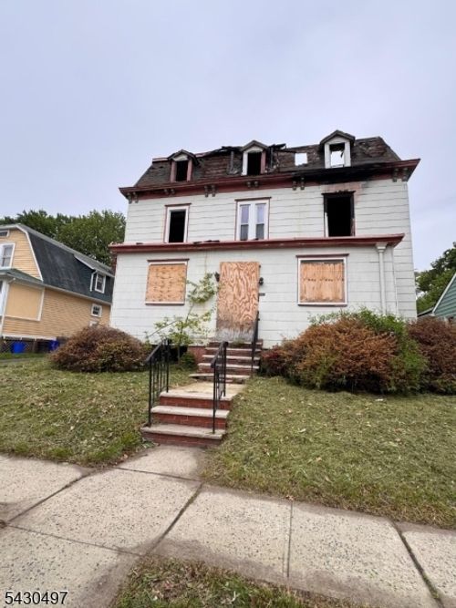 17 Westcott St, East Orange, NJ, 07017-3208 | Card Image