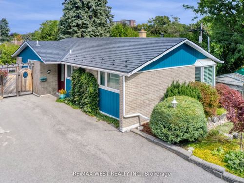 254 Confederation Dr, Scarborough, ON, M1G1B5 | Card Image