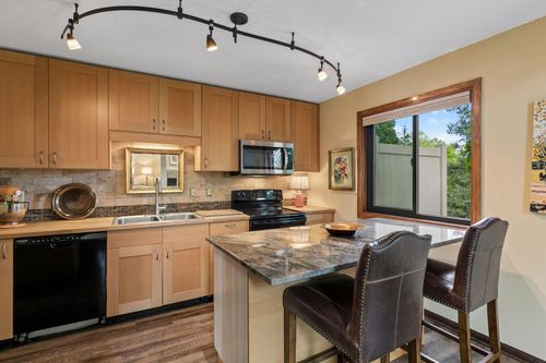 5410 Sanibel Dr, Minnetonka, MN, 55343-9401 | Card Image