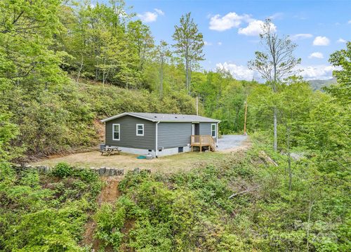 328 Mountain Lion Trl, Maggie Valley, NC, 28751 | Card Image