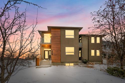528 31 St Nw, Calgary, AB, T2N2V5 | Card Image