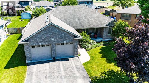 355 Woodstock Street S, East Zorra-Tavistock (Tavistock), ON, N0B2R0 | Card Image