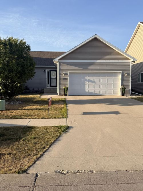 5873 57th Ave S, Fargo, ND, 58104-5699 | Card Image