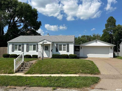 3807 10th Avenue Pl, Moline, IL, 61265-2430 | Card Image