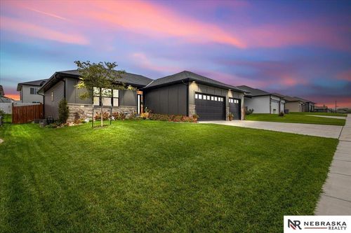 432 Deep Water Dr, Lincoln, NE, 68527-2524 | Card Image