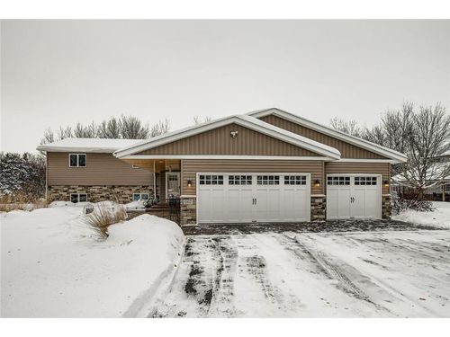667 Red Maple Ln, Hudson, WI, 54016-7687 | Card Image