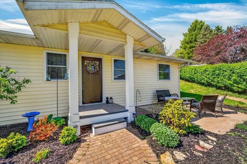325 Heidi Ct, New Glarus, WI, 53574-9777 | Card Image