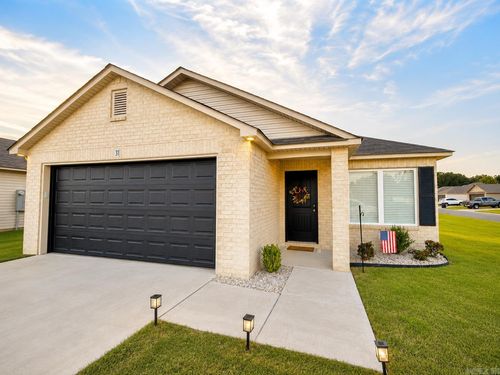 31 Candlelight Drive, Conway, AR, 72032 | Card Image