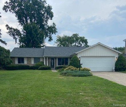 Spring Well Ln, Grand Blanc, MI 48439