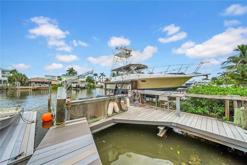 17714 Long Point Dr, REDINGTON SHORES, FL, 33708-1240 | Card Image
