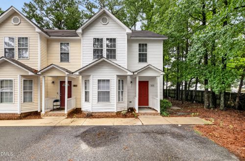 615 Moore St, Clayton, NC, 27520-2225 | Card Image