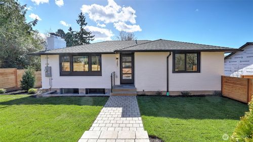 3201 S Webster St, Seattle, WA, 98118-3723 | Card Image