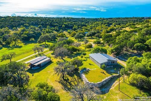 160 Enchanted Valley Rd, Kerrville, TX, 78028 | Card Image