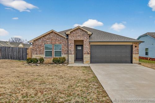 2004 Harriman Cir, Bartlesville, OK, 74006-6362 | Card Image