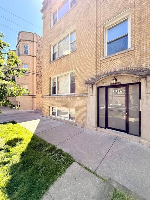 g-2315 W Rosemont Ave, Chicago, IL, 60659-2020 | Card Image