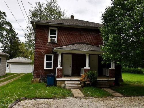 696 Gaylord Ave, Masury, OH, 44438-9729 | Card Image
