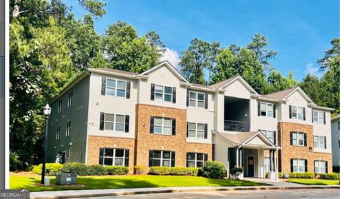 8201 Fairington Village Dr, Lithonia, GA, 30038-1447 | Card Image