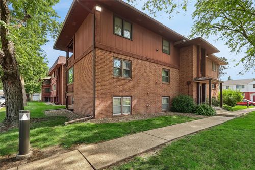2-1900 50th St, Des Moines, IA, 50310-1504 | Card Image