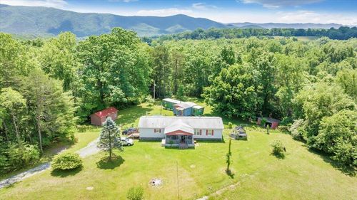 84 Oriskany Sq, Eagle Rock, VA, 24085-3499 | Card Image