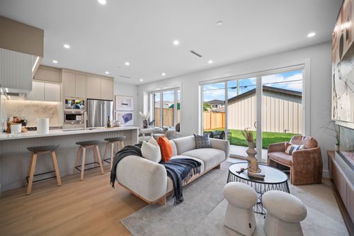 2-3563 E 25th Ave, Vancouver, BC, V5R1K3 | Card Image