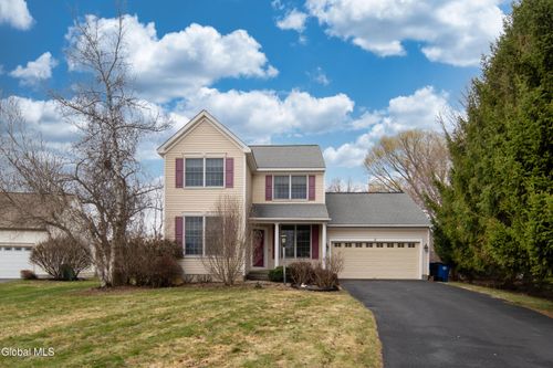 6 Oxford Cir, Cohoes, NY, 12047-3917 | Card Image