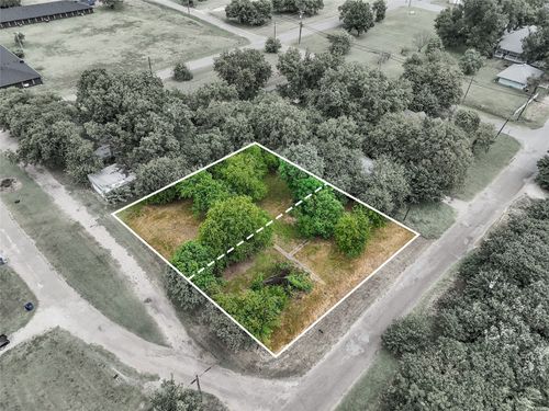 304 W Cleveland Ave, Whitney, TX, 76692-2619 | Card Image