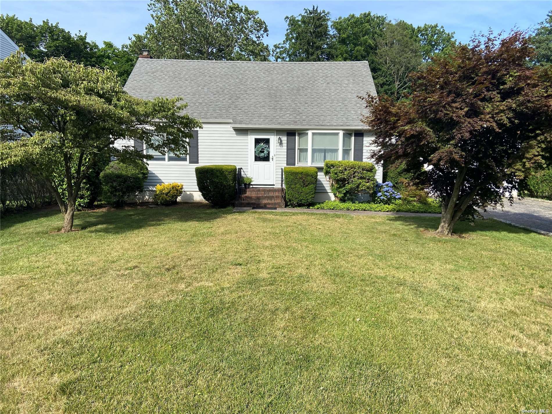 7th Ave, Huntington Station, NY 11746