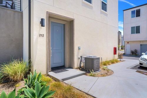 212-5406 Beach Bluff Ln, San Diego, CA, 92154-6585 | Card Image