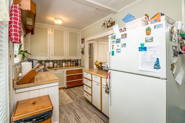 75 Elm St, House other with 5 bedrooms, 2 bathrooms and null parking in Whitefield NH | Image 12