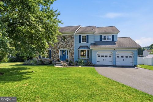 103 Valley View Cir, Phoenixville, PA, 19460-3186 | Card Image